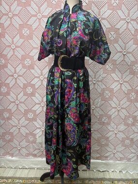 Vintage Diamond Tea Paisley Caftan / Lounge Dress